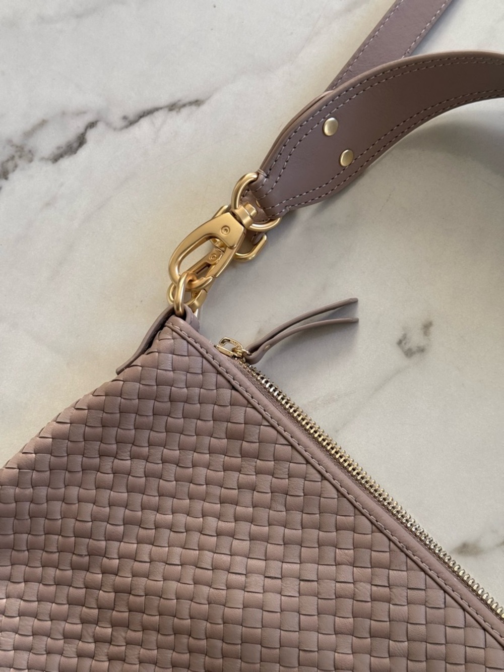 Quince Woven Shoulder Bag in Taupe. Italian Leather Crossbody - Picture 4 of 10